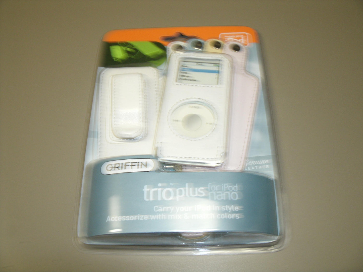 Griffin 6184-NTPWPBY Trio Plus for iPod nano.