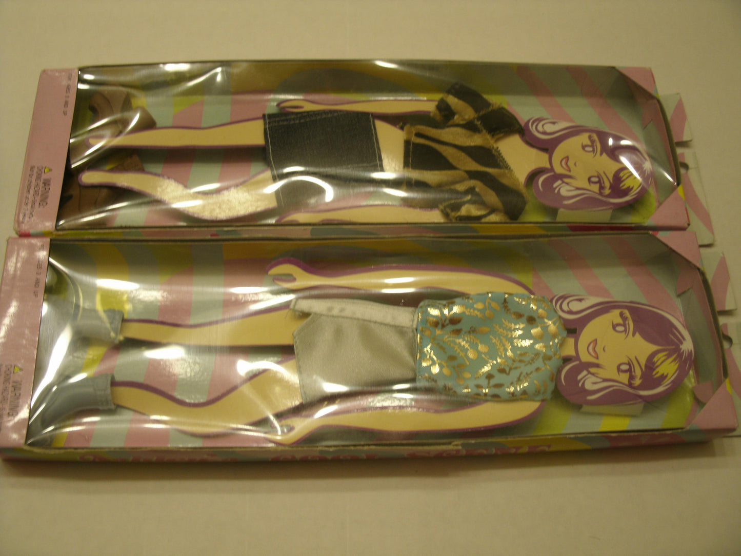 Ashley's Cool Scene Clothes. 832053. New.