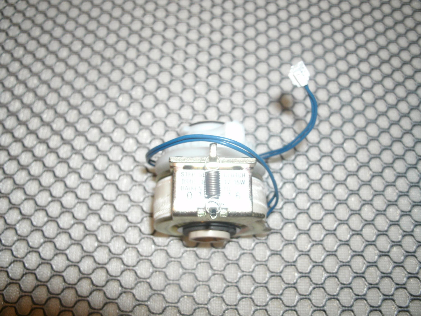 Daiken DSTC-40, DC24V, 15W. Step Spring Clutch.