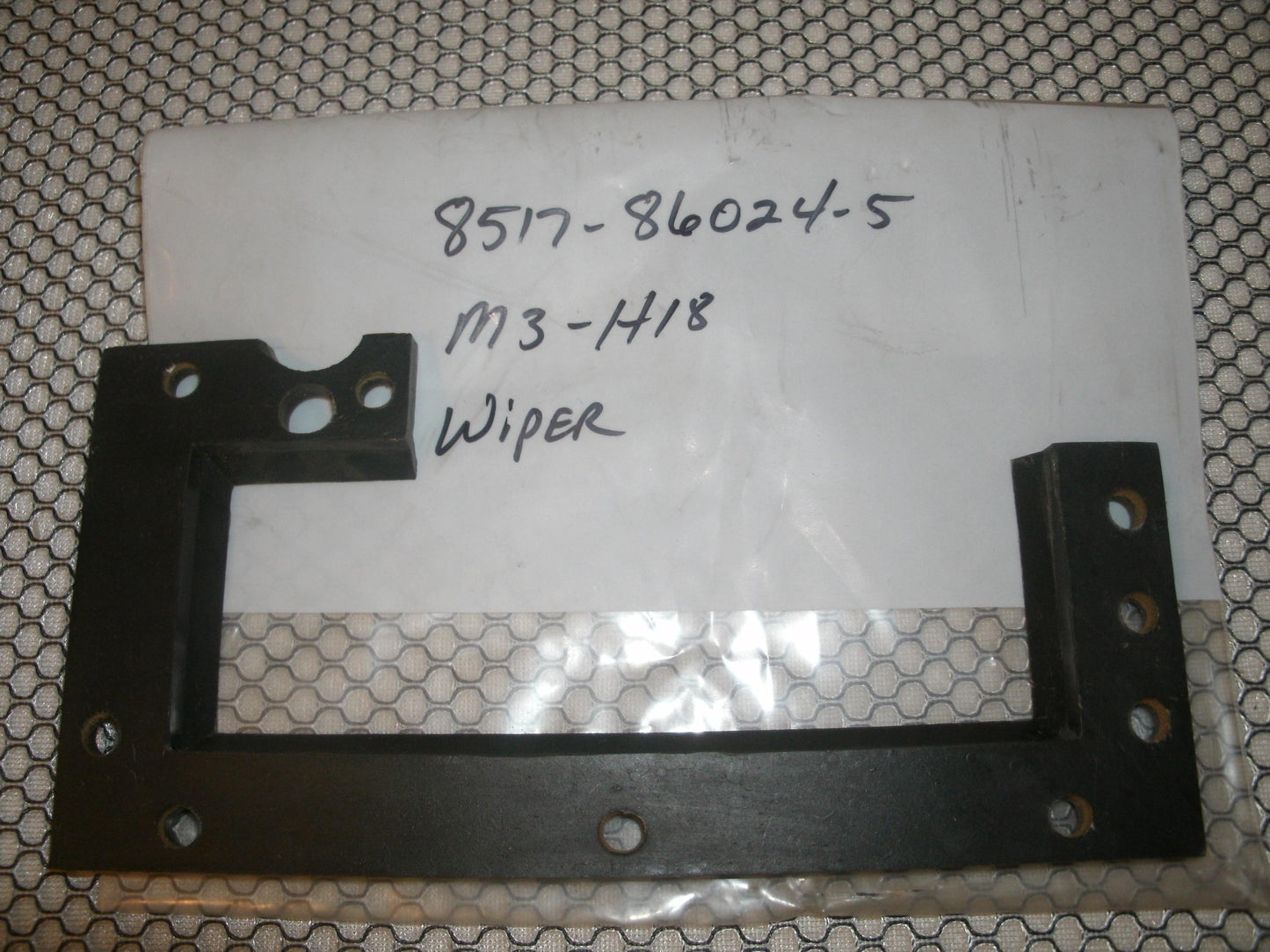 K&T 8517-86024-5 Wiper. New.