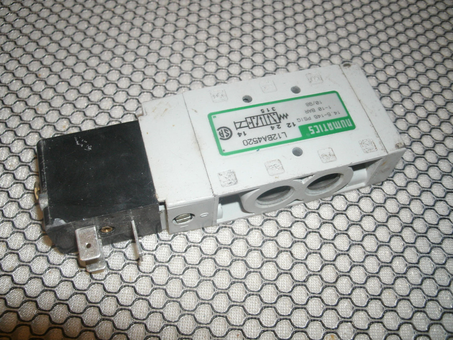 Numatics 237-568D Solenoid. Refurbished. L12BA4520. (D2)