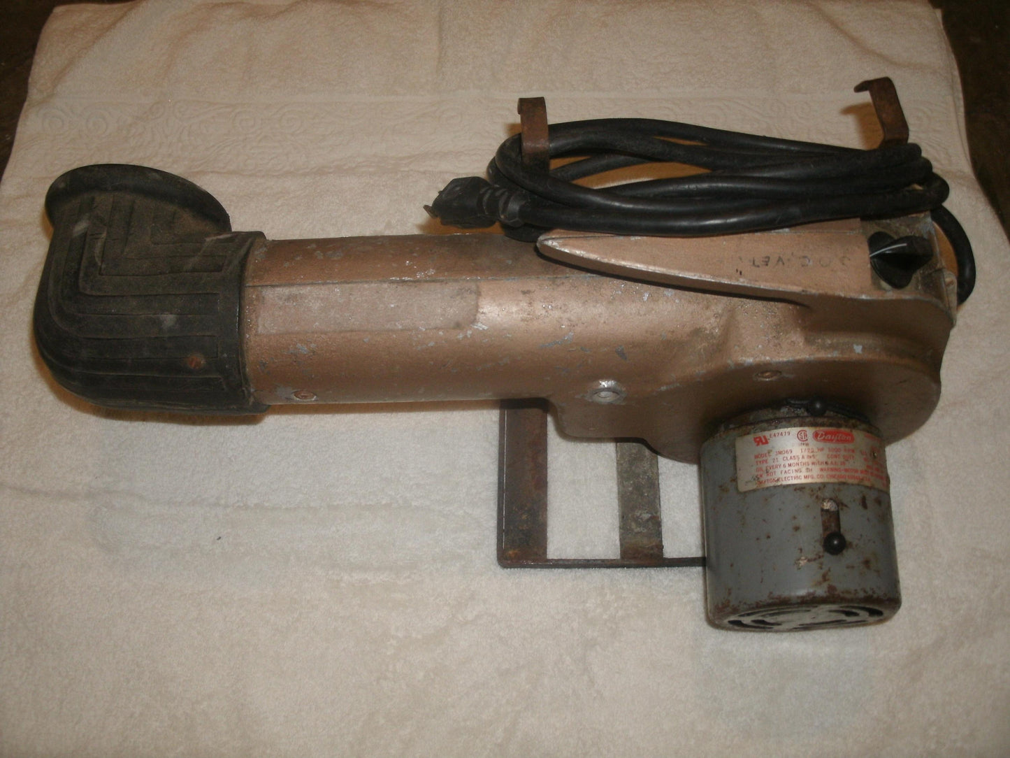 D & D 3M069 Air Blower. Used.