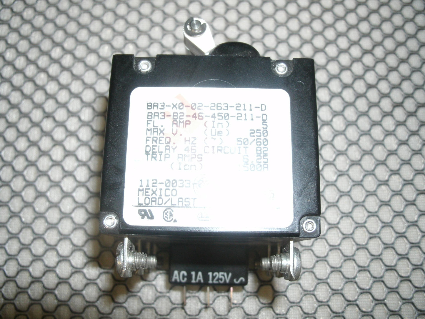 Carlingswitch BA3-X0-02-263-211-D Circuit Breaker. (40)