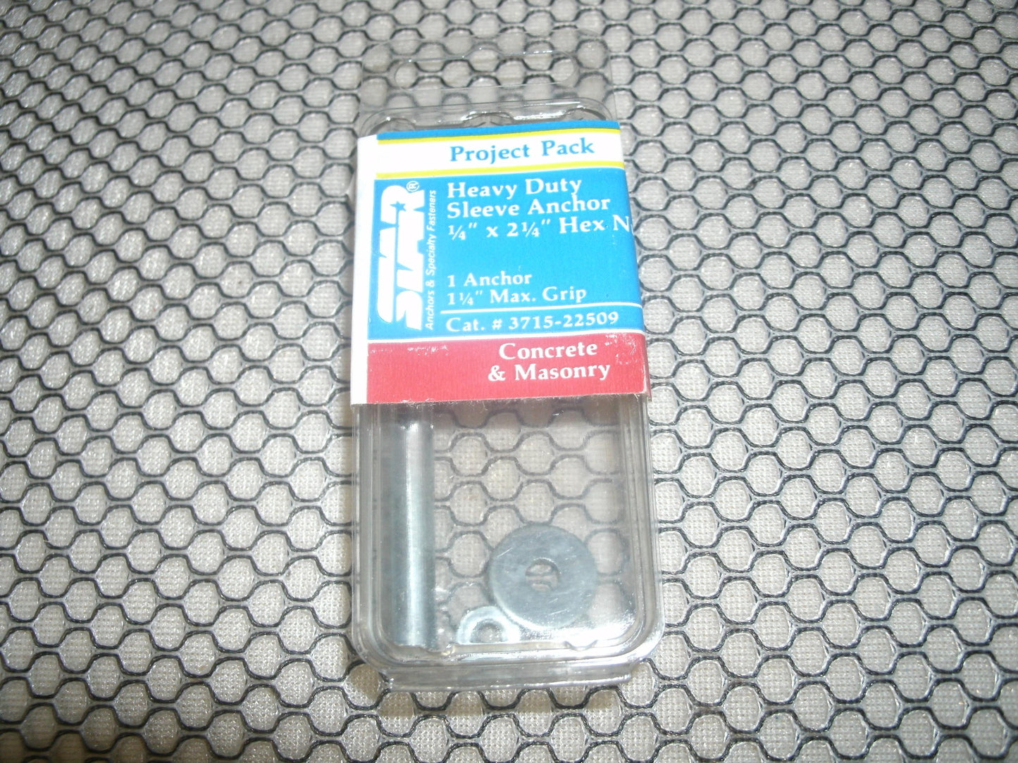 Star 118N Heavy Duty Sleeve Anchor. 1/4" X 2 1/4".