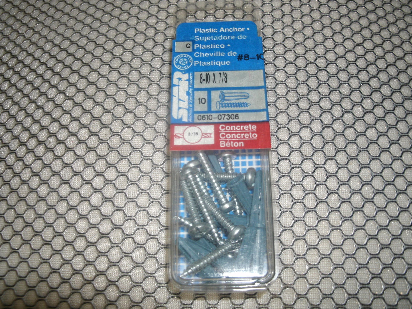 Star W601 Plastic Anchors with Screws. 031916063216.