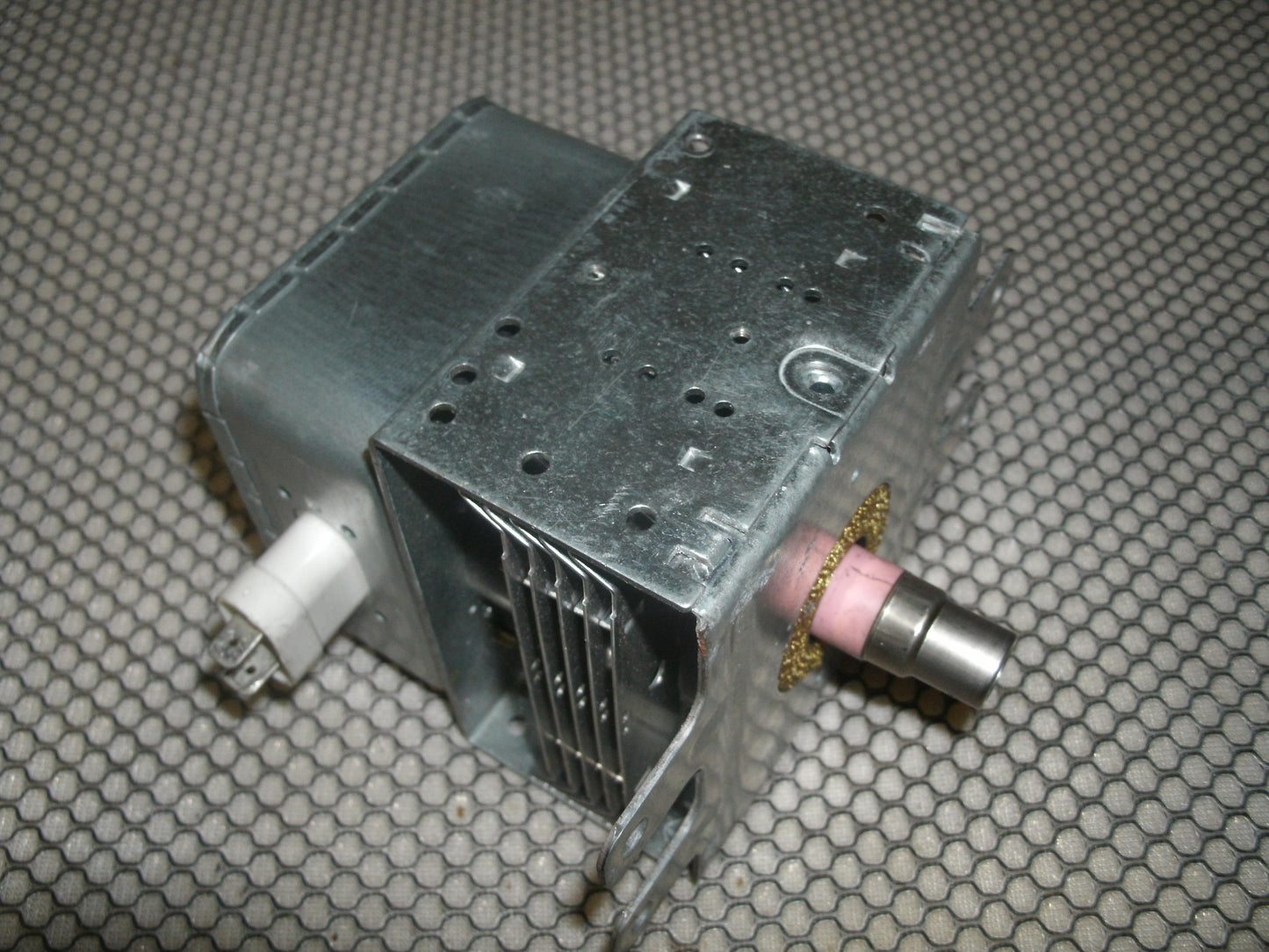Toshiba 10794401 Magnetron. Used.