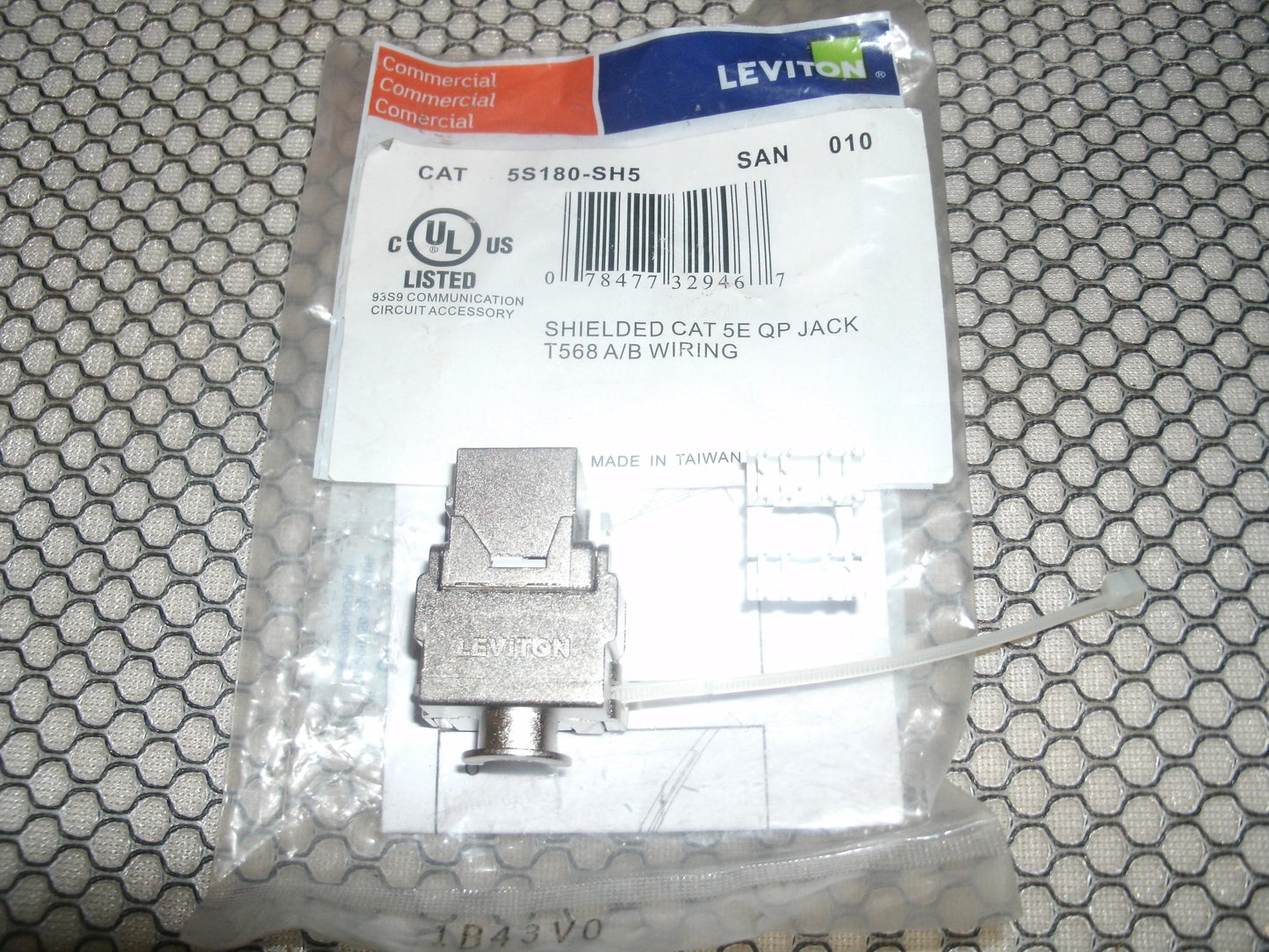 Leviton 5S180-SH5 CAT 5E Connector. New.