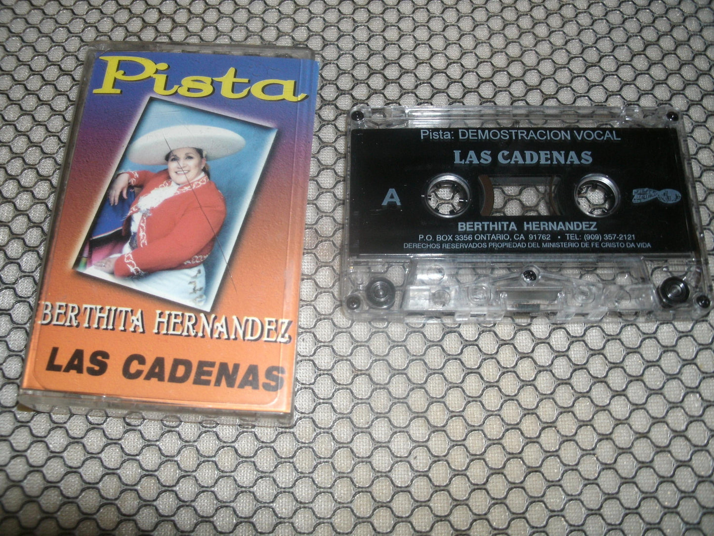 Pista. Berthita Hernandez. Cassette. Used.