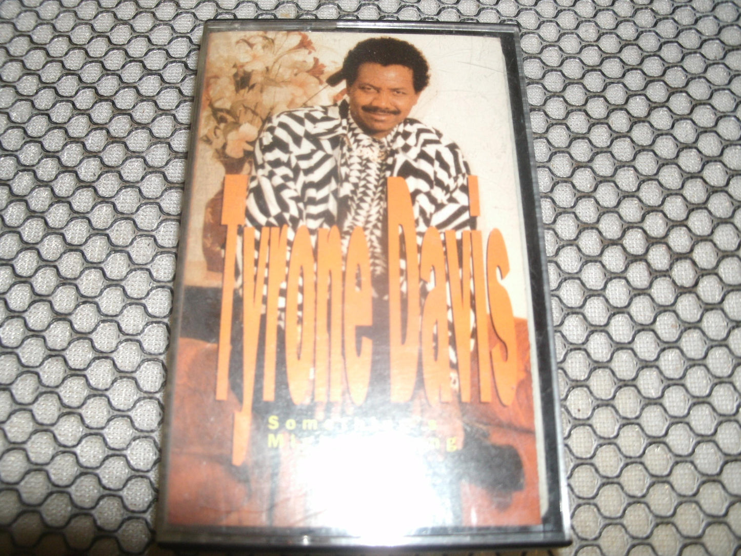 Tyrone Davis. Something's Mighty Wrong. Cassette Tape.