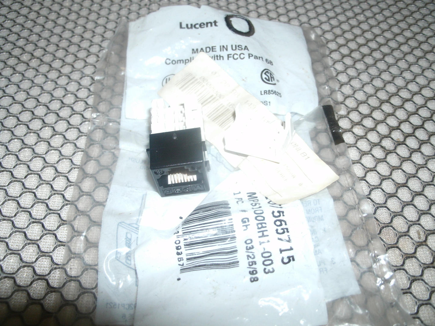 Lucent 107565715 CAT5 Connector. New. Black.