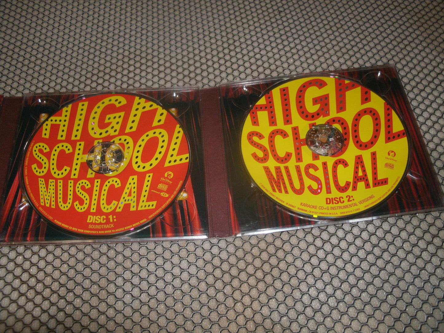 High School Musical. 2 Discs. 050086151271.