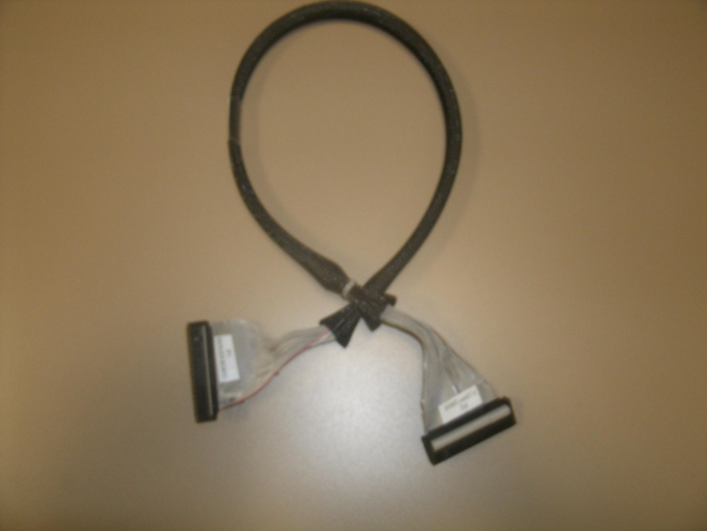 Foxconn A49275-002 Round 22" Single Floppy Cable.