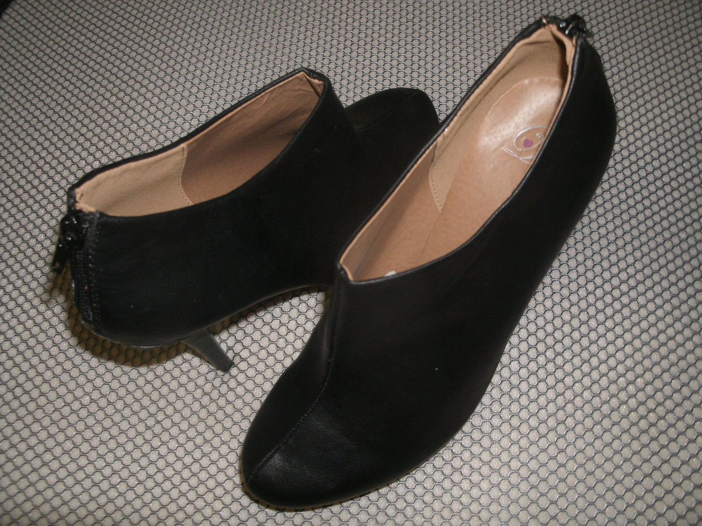 My Delicious Shoes Heart in D Women's Bank Bootie Heel.