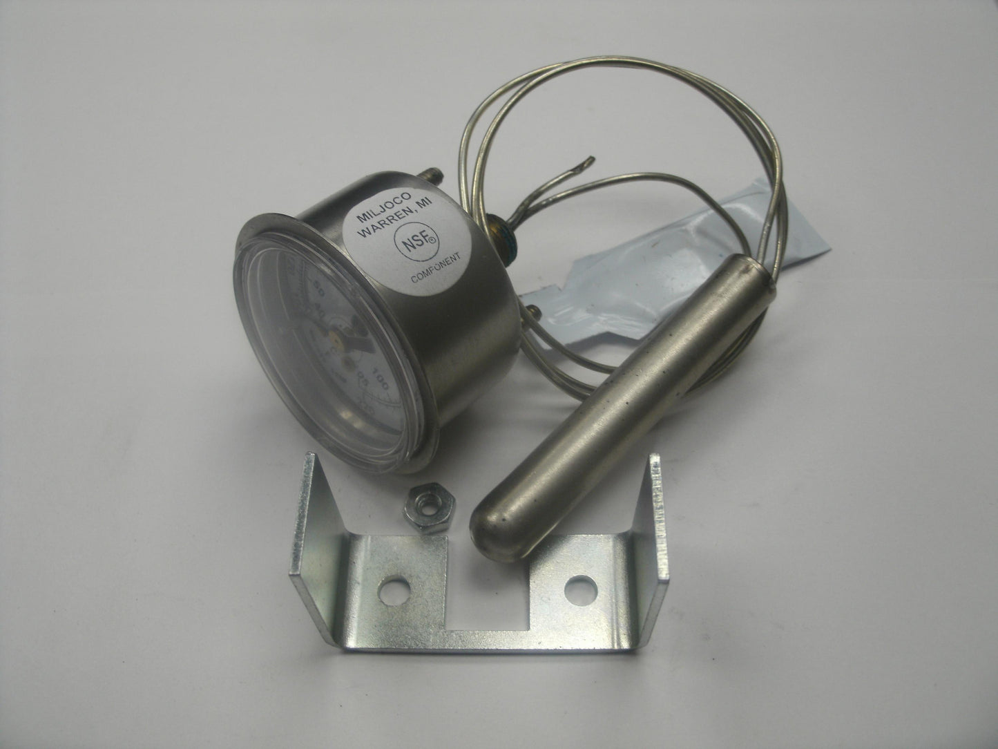 AccuTemp AT1A-3303-1, AT1A-THME Temperature Guage. New.