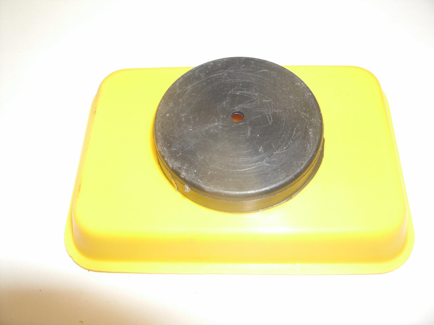 Plastic Magnetic Parts Tray. New. Yellow. 097257674320.