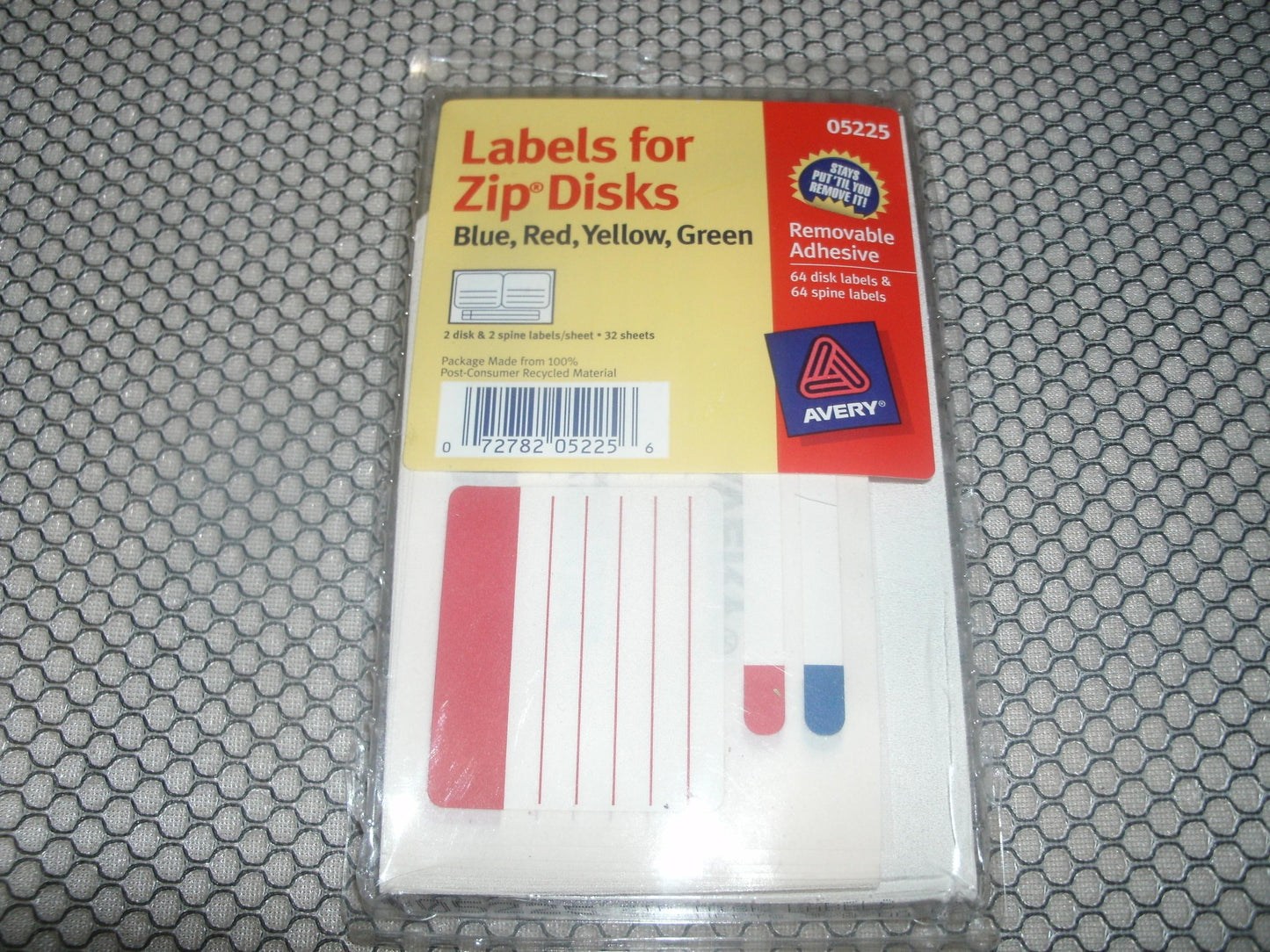 Avery Labels 05225 for Zip Disks. 072782052256.