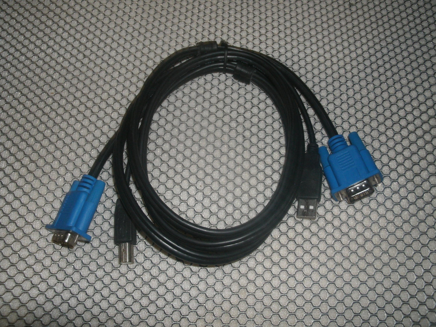 KVM Cable with USB Connector. New.