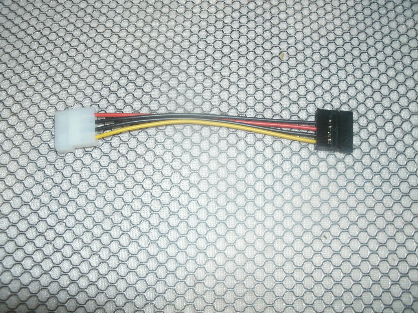 IDE to Serial ATA SATA Power Adapter Cable. PWS17904.