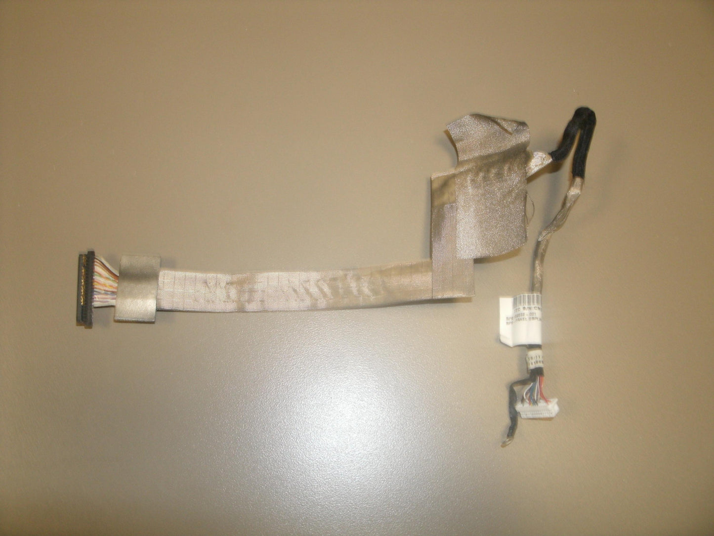 Compaq Armada 159532-001, E500 LCD Video Cable. (35)