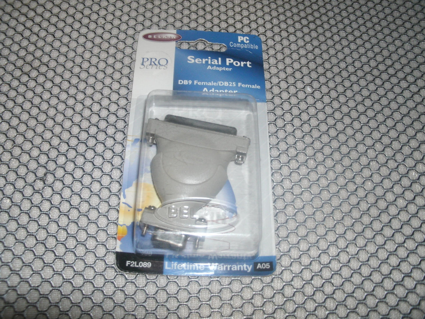 Belkin F2L089 Serial Adapter. DB9 Female to DB25 Female. (38)