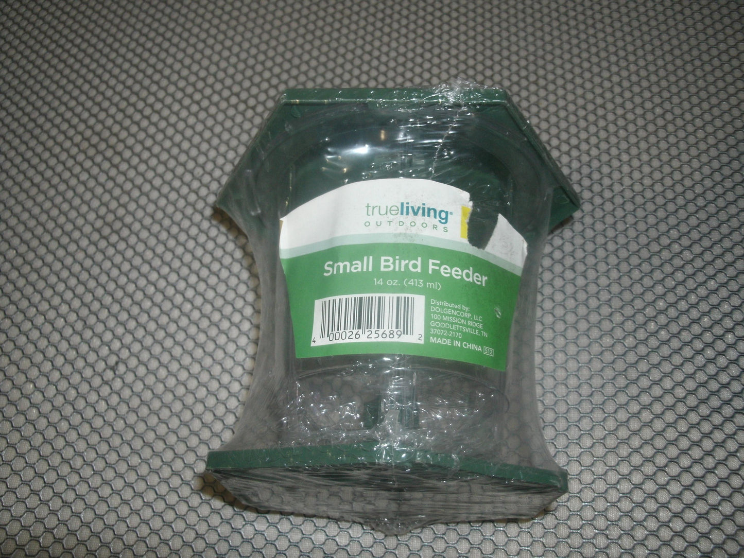 TrueLiving Outdoors. Small Bird Feeder. New.