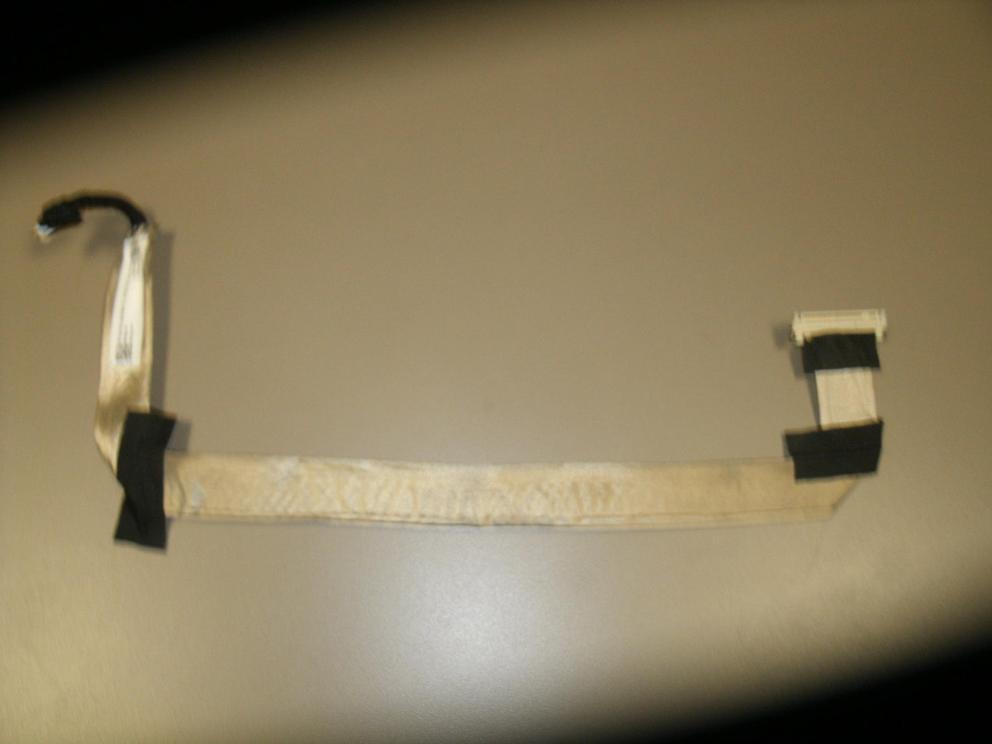 Dell Vostro 320 Desktop LCD Video Flex Cable. 030VNH.
