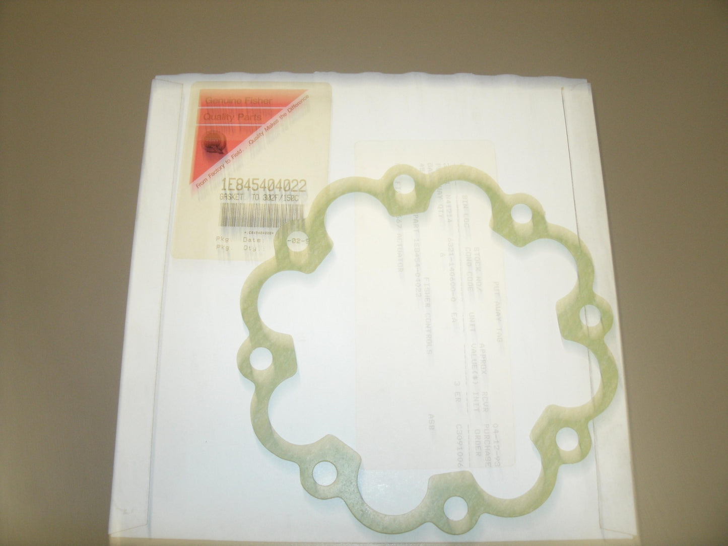 Fisher 1E845404022 Gasket, to 302F/150C. New.