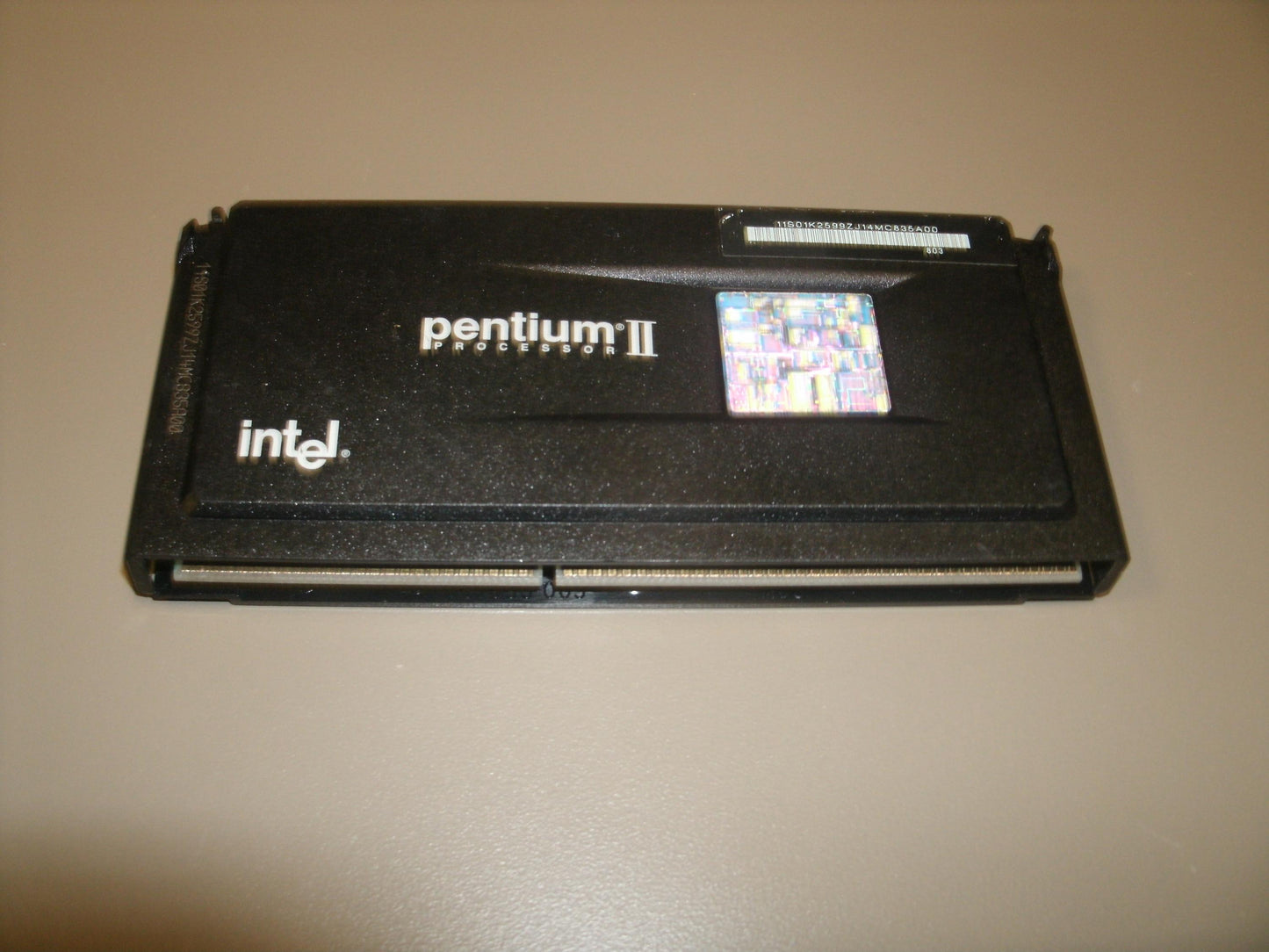 Intel Pentium II Processor. 233Mz. New. (27)