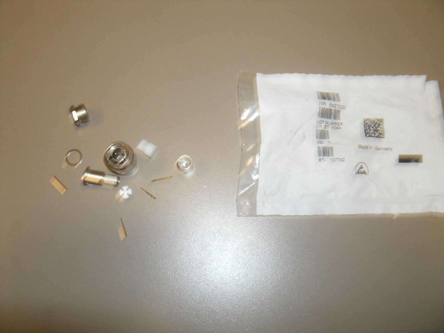 Four Pin Connector Kit. (IP) 5427030, RT-107742. New. (8)