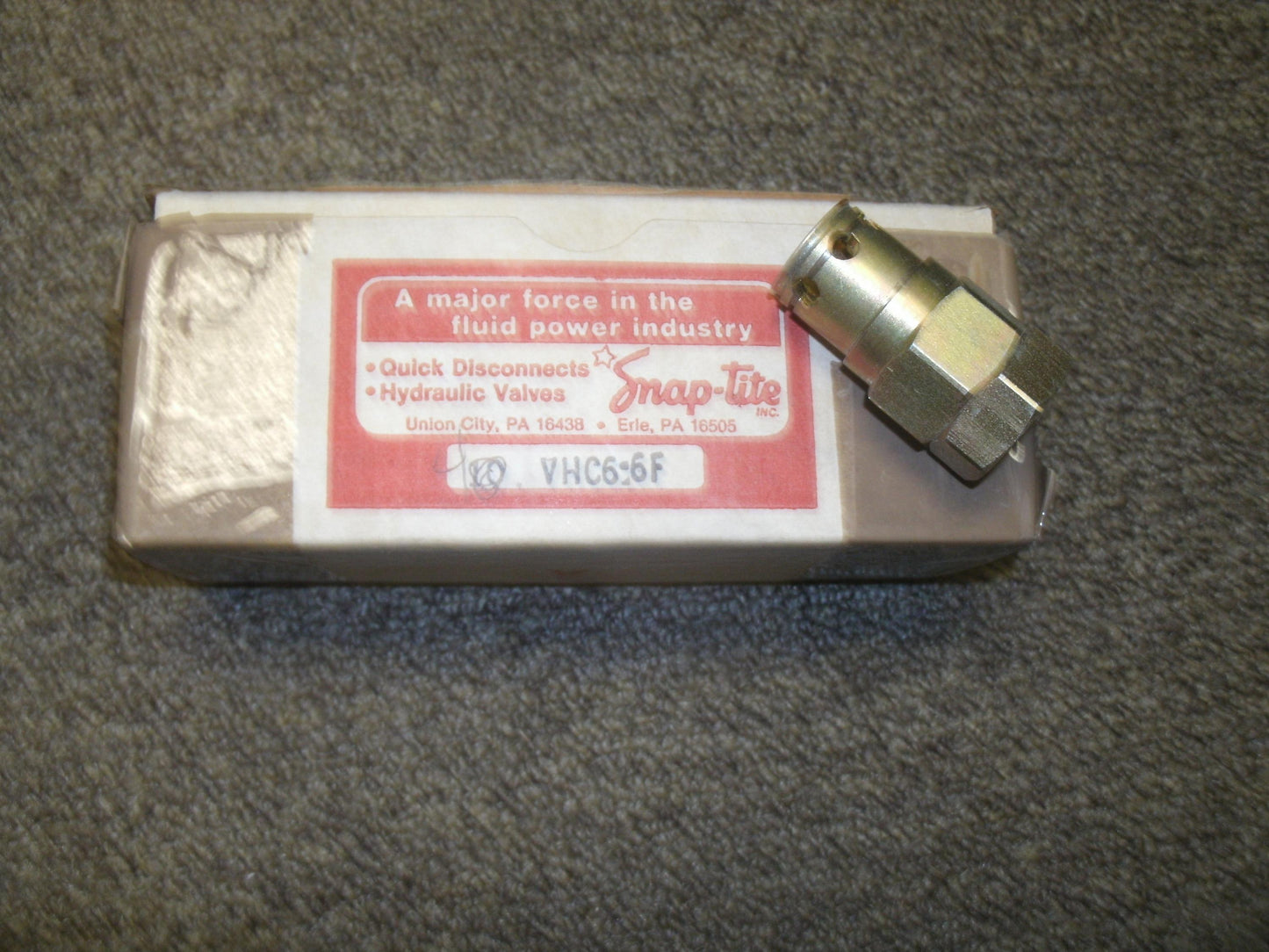 Snap-Tite VHC-6-6F Multi-Purpose Quick Coupling. New. (B1)