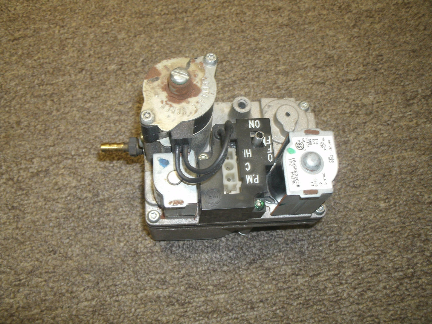 White-Rodgers 36E54 201, Trane Furnace Gas Valve C340995P01.