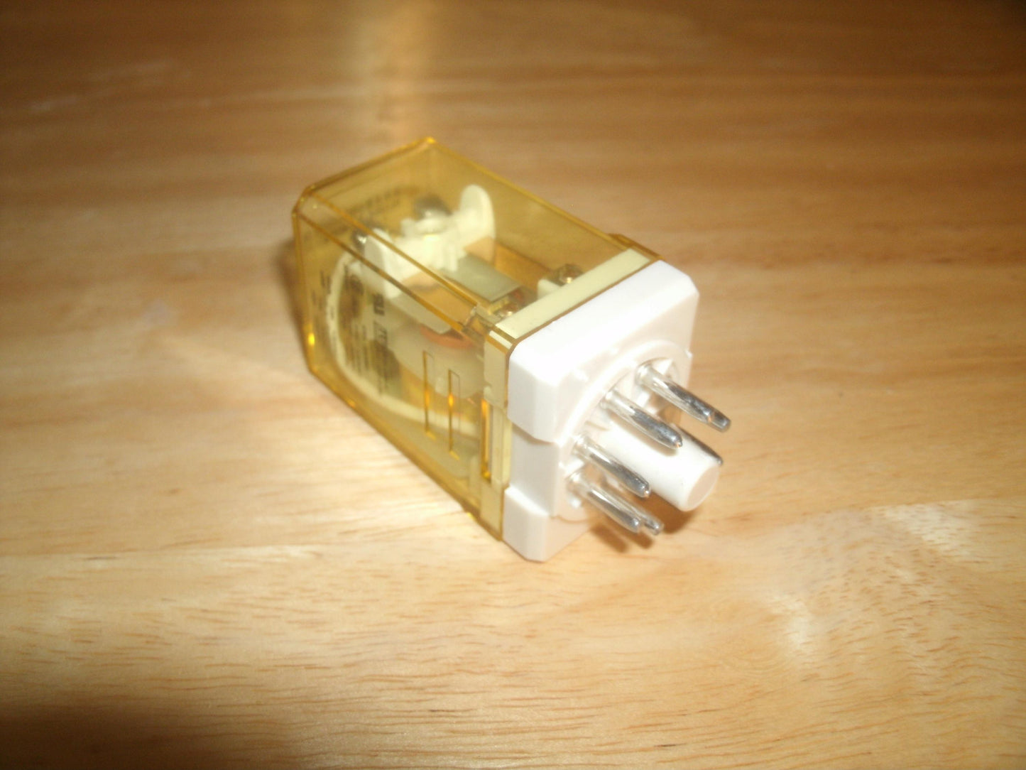 Idec RR2P-UL. AC120V. 50/60Hz Relay. New. 26320. (37)