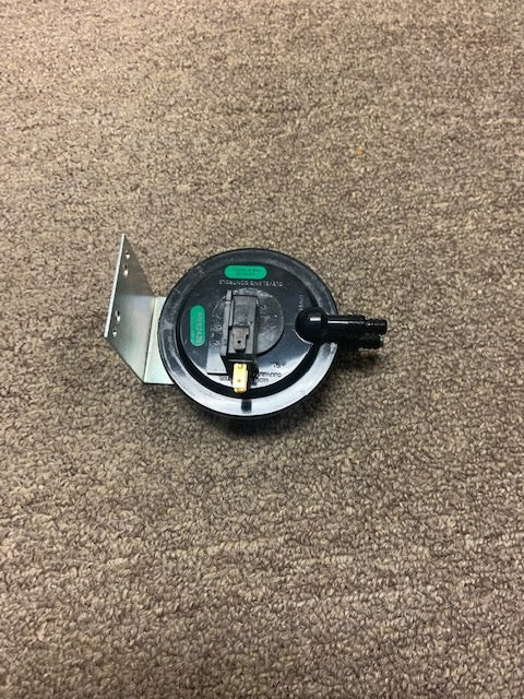 Cleveland Controls NS2-0225-00 Pressure Switch. PRS2426. (A)