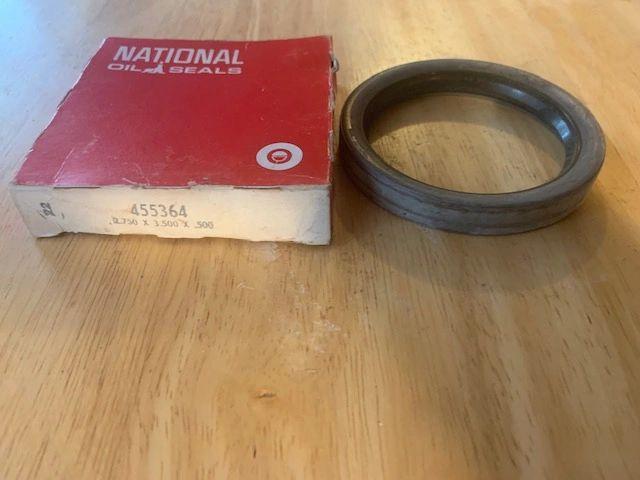 National 455364 Oil Seal. New. 2.75 X 3.500 X .500. 053893489605.