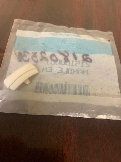 Frigidaire 215100001 Refrigerator Handle End, White. (A2)