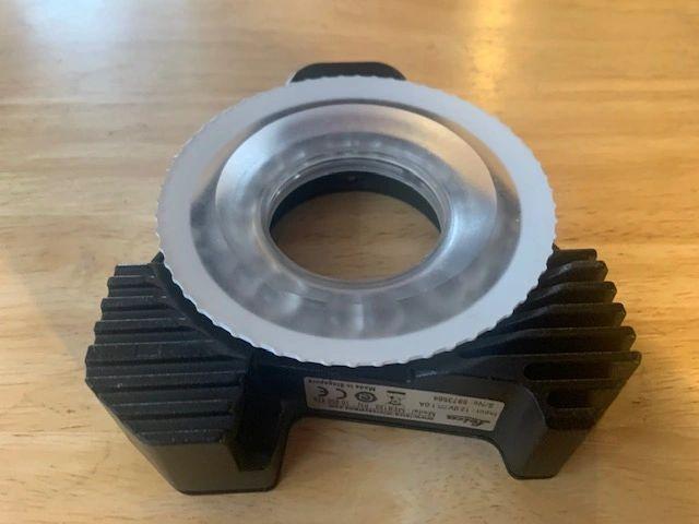 Leica MEB123. PN: 10 450 476. Input: 12.0V, 1.0A. Working Pull. (D3)