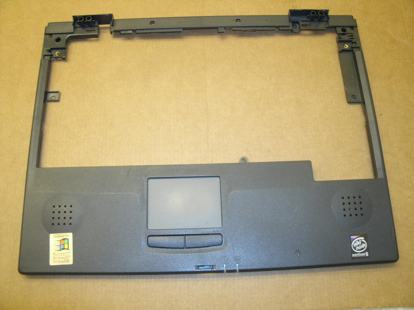 Gateway Solo 9100 3DSP1TA0011 Keyboard Bezel.