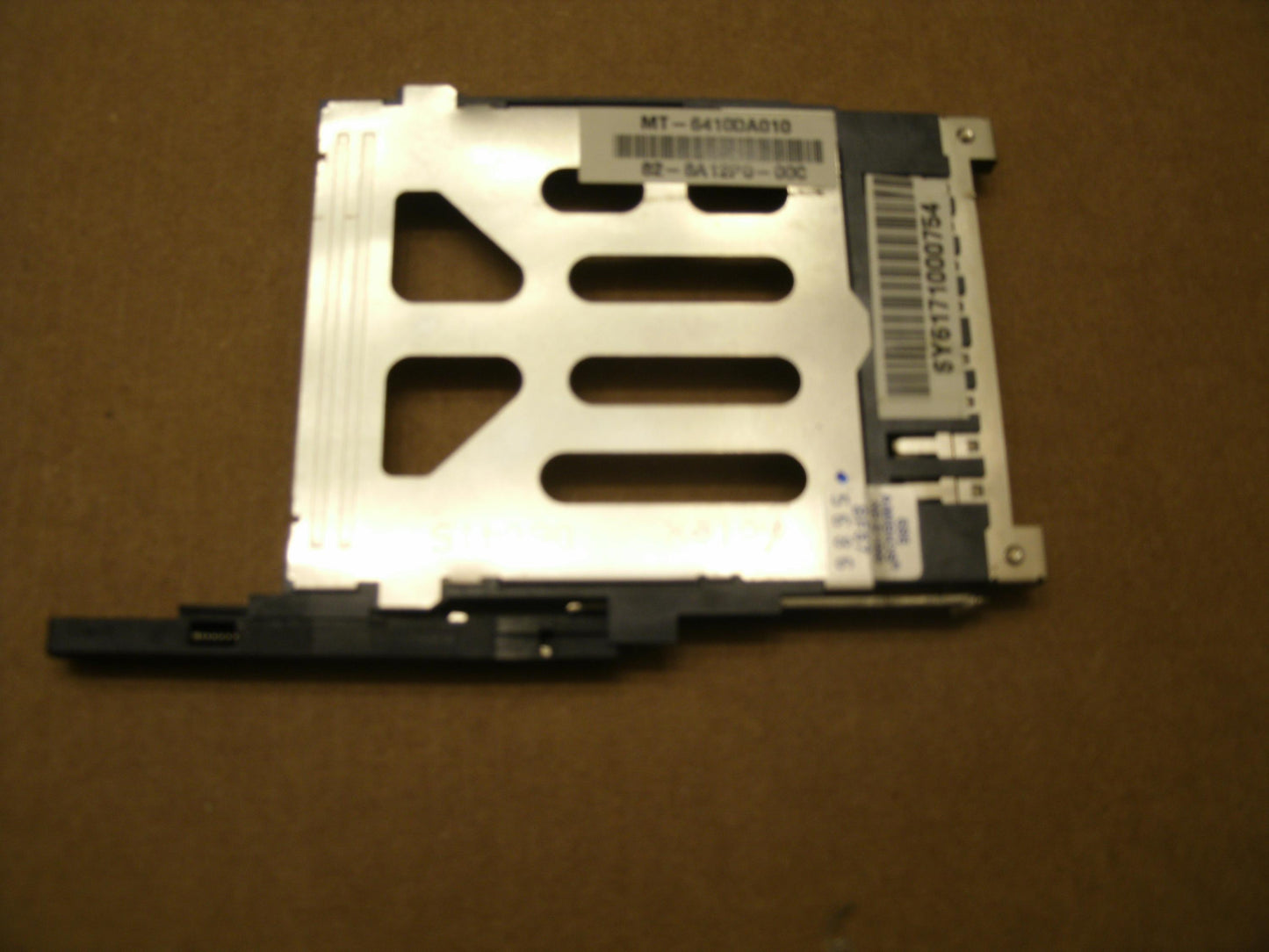 Averatec Hard Drive Caddy for 82-8A12P0-00C Motherboard.
