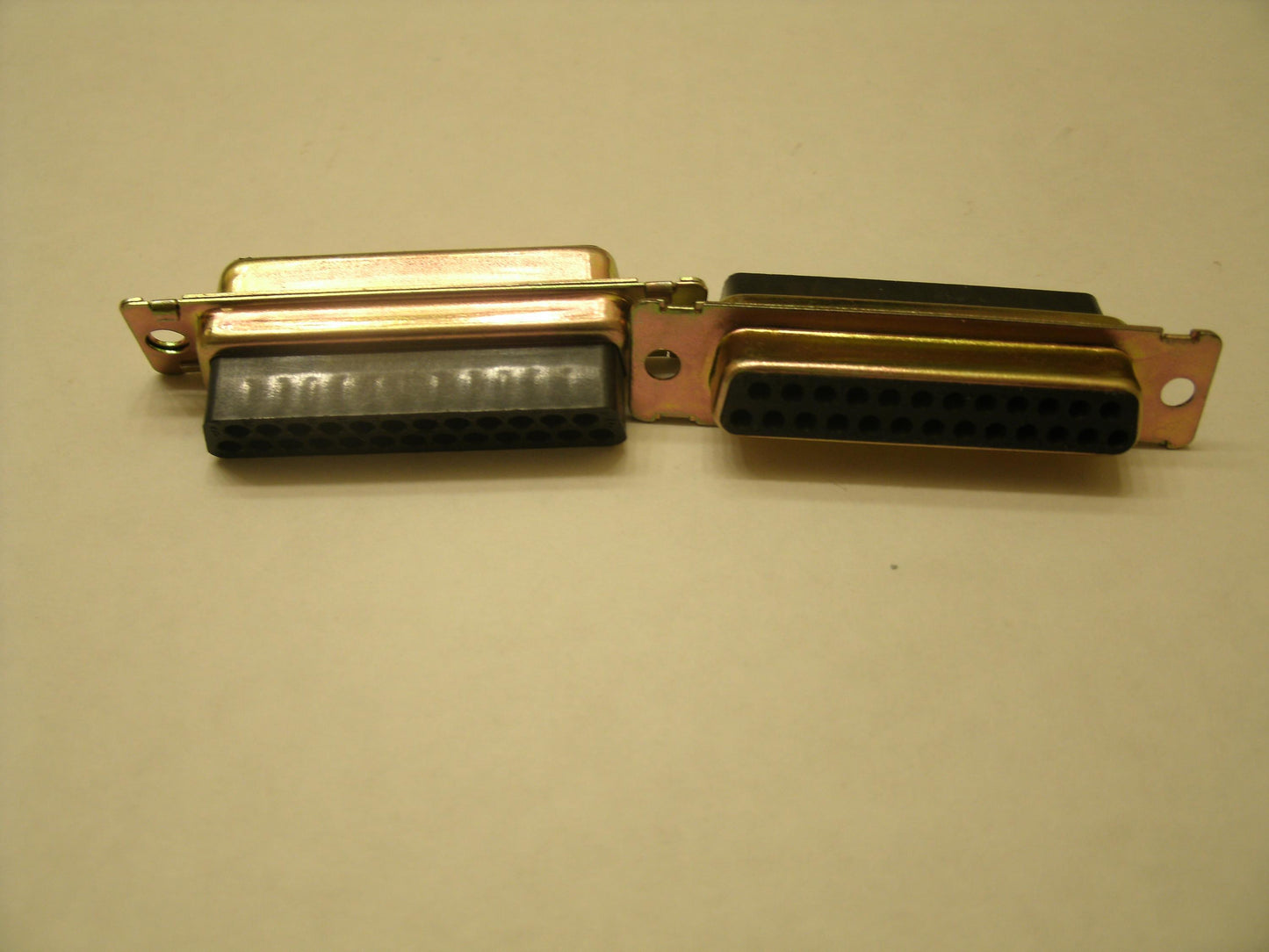 R.O.C. 25 Pin F Connector to 25 Pin F Connetcor. New.