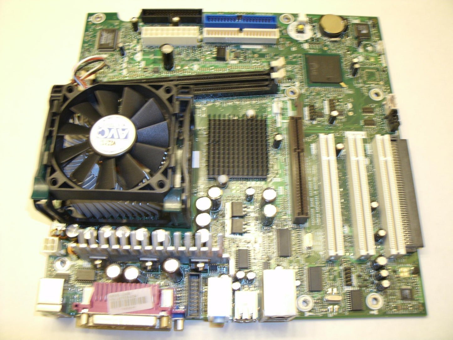 Compaq 287938-004 Motherboard With CPU and CPU Fan.