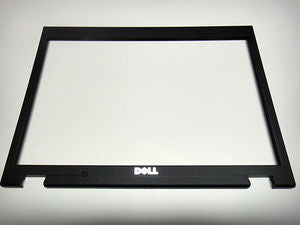 Dell XR723 Latitude E5500 LCD Front Trim Bezel. 15.4".