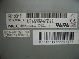 Compaq 14187-106 Desktop Internal Floppy Drive.