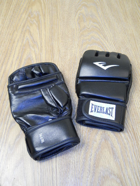 Everlast 4301SM Wristwrap Heavy Bag Gloves - Synthetic. New.