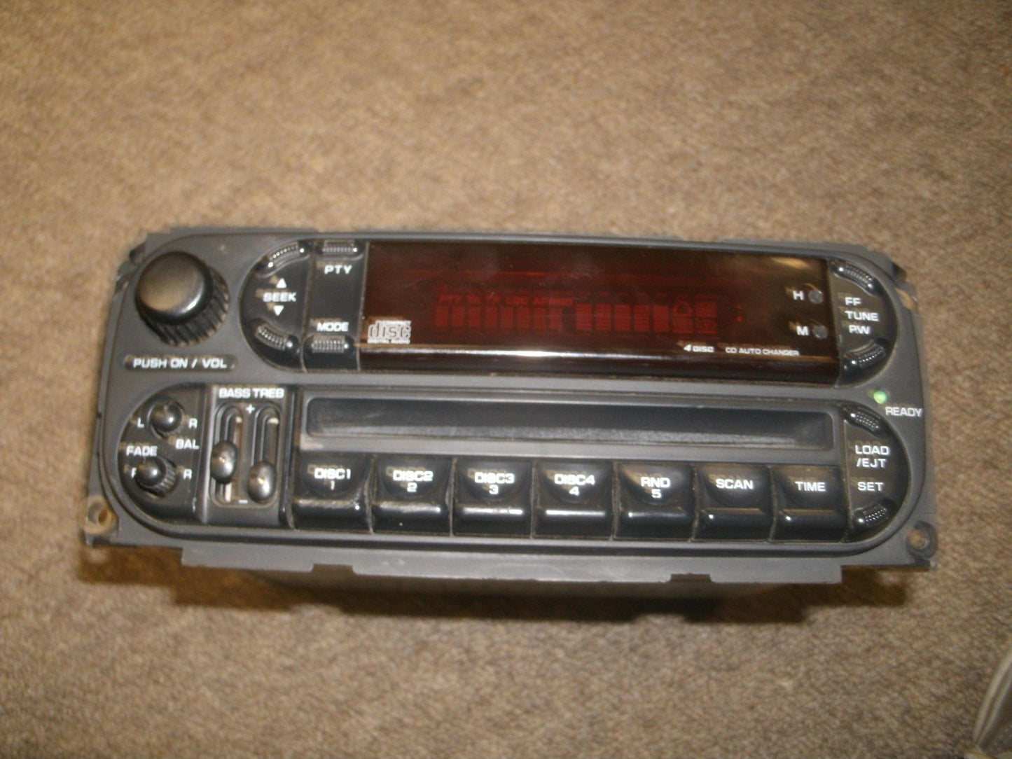 Mitsubishi MR587284, 5 Disc Car Radio. Used. 34W340.