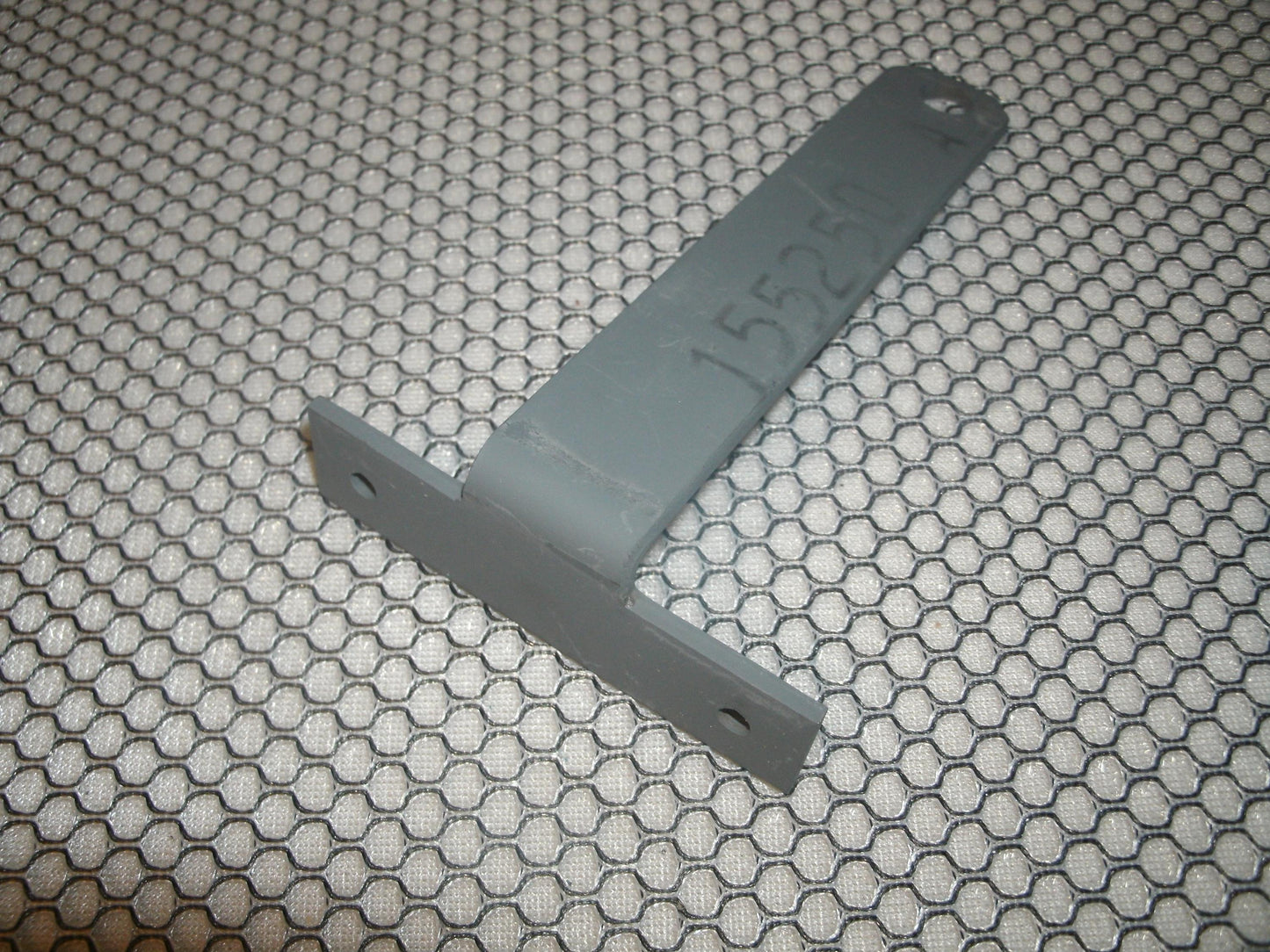 Bracket Roller 155250. New.