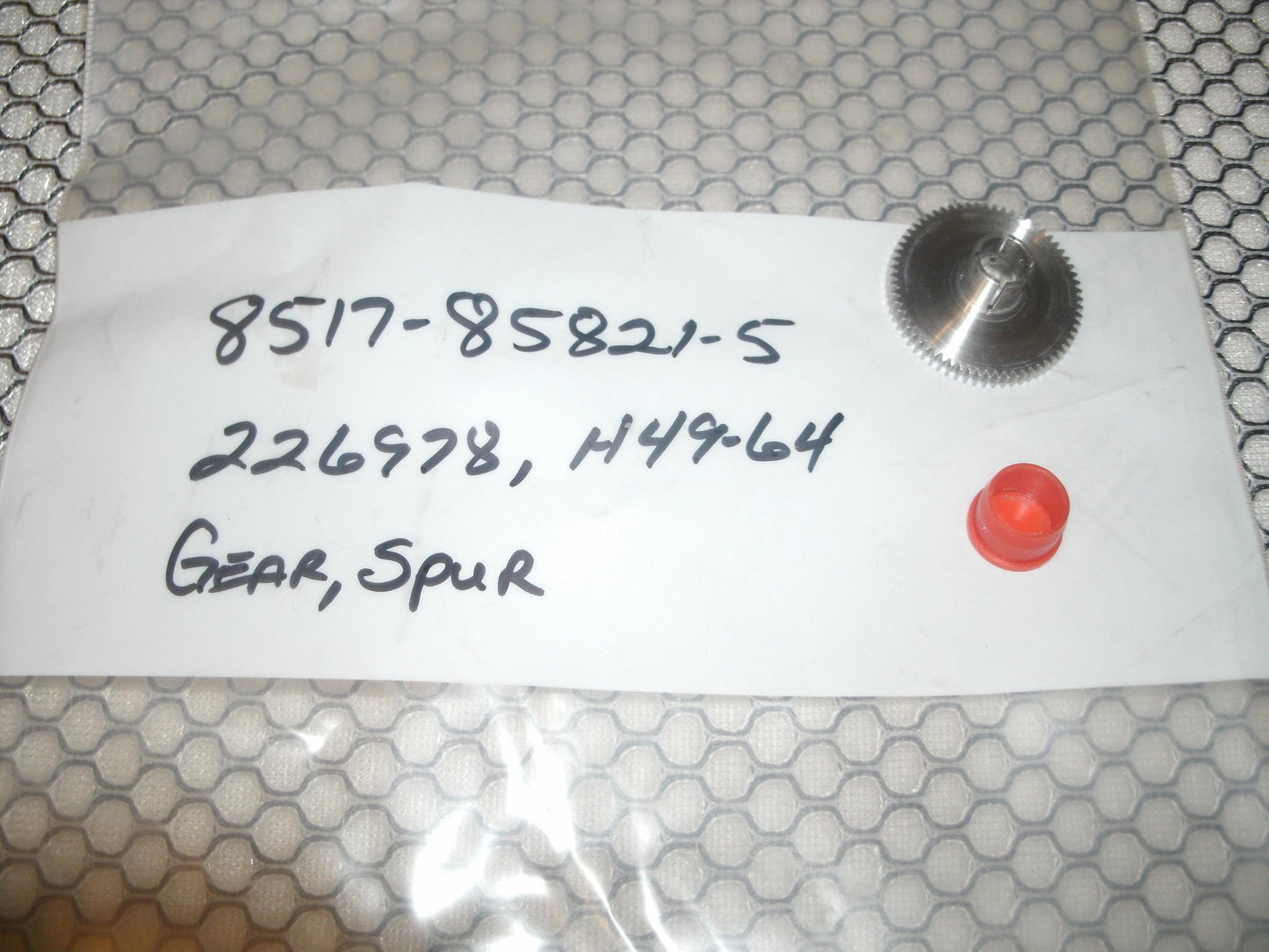Spur Gear. New. 226978, H49-64.