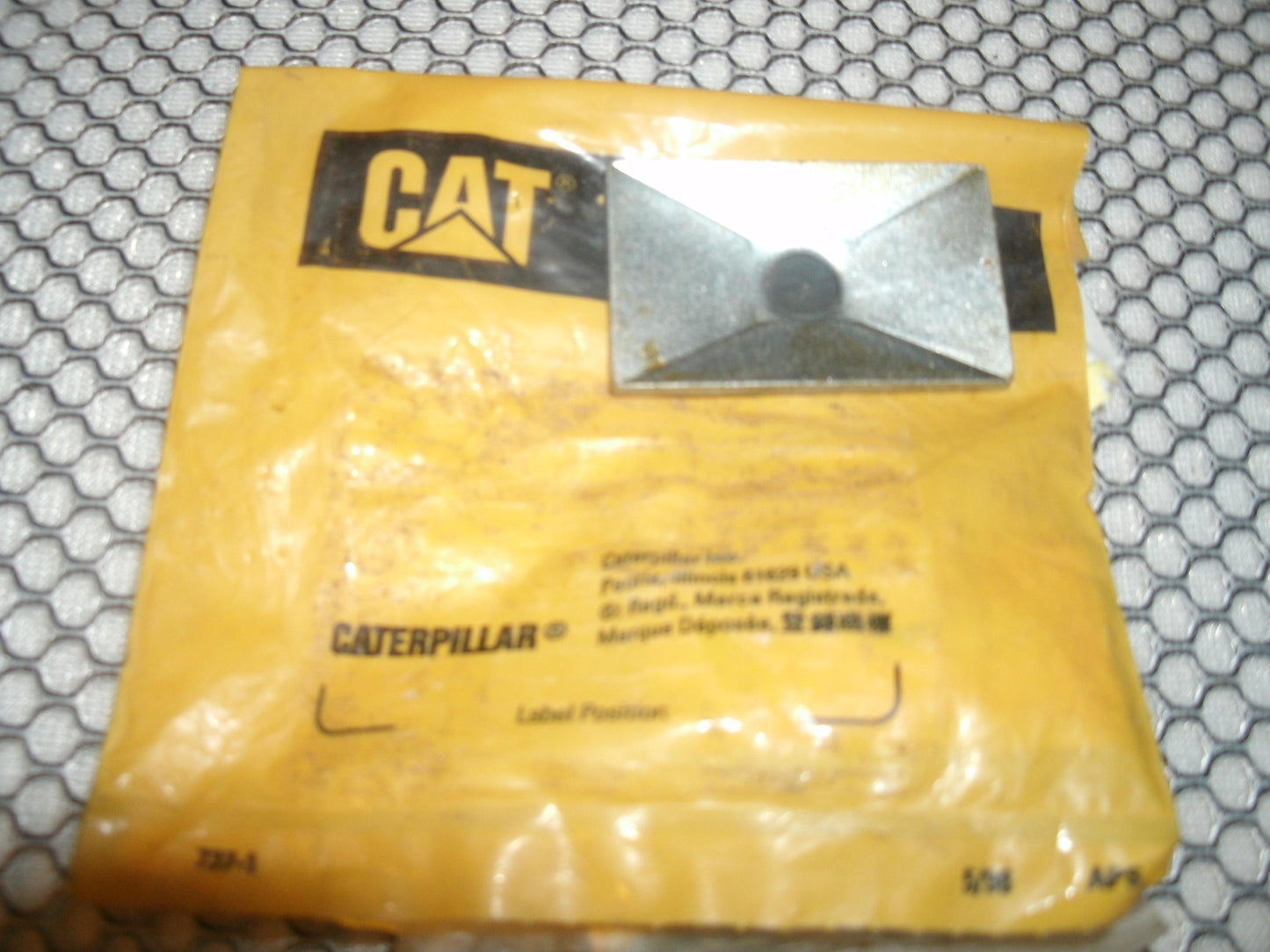 Caterpillar 3V-0046 Plate. New.