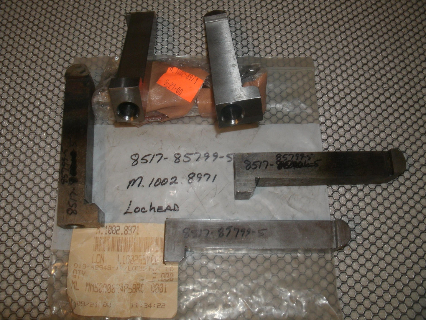 Locherd M.1002.8971 L Backet. New.