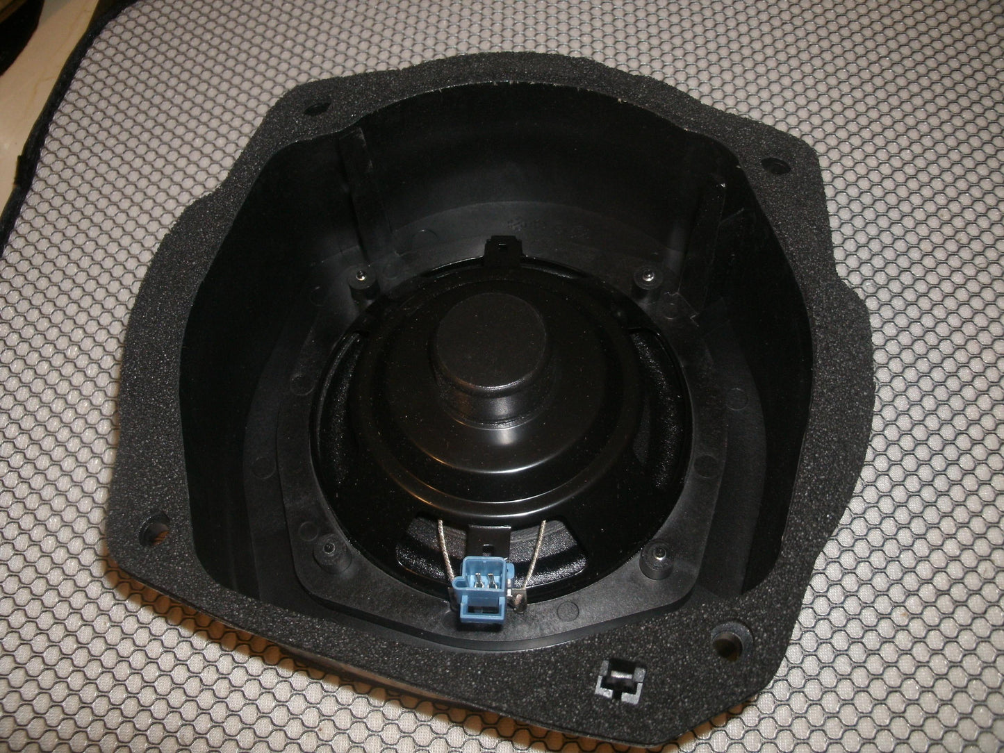 Delco Electronics 15806970 Speaker Assembly. New.