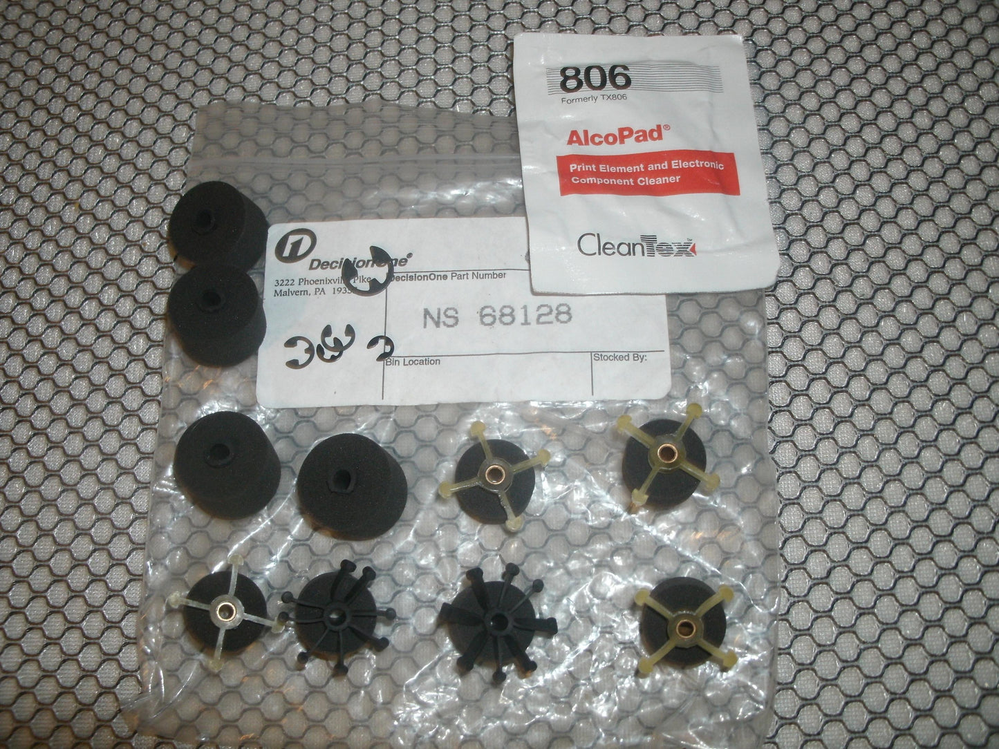 DecisionOne NS68128 Kit. New.